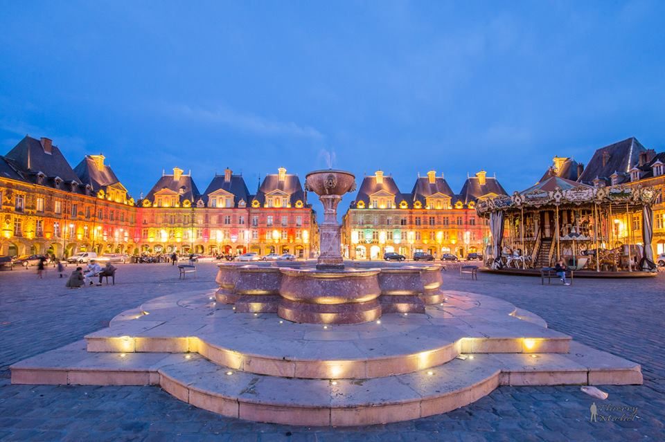 Place Ducale de nuit